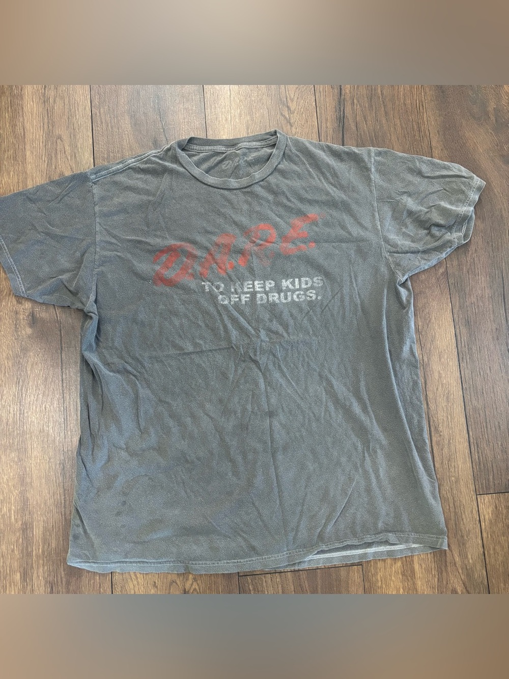 D.A.R.E To Keep Kids of Drugs Grey T-Shirt, Size large